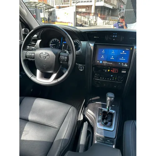 Toyota Fortuner SW4 2025 Plateado Caracas