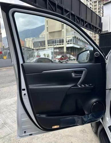 Toyota Fortuner SW4 2026 Blanco Caracas