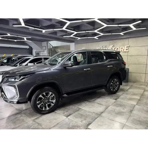 Toyota Fortuner SW4 2026 Plateado Caracas