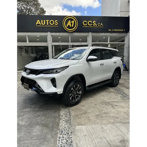 Toyota Fortuner SW4 2026 Blanco Caracas