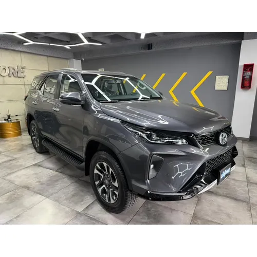 Toyota Fortuner SW4 2026 Plateado Caracas