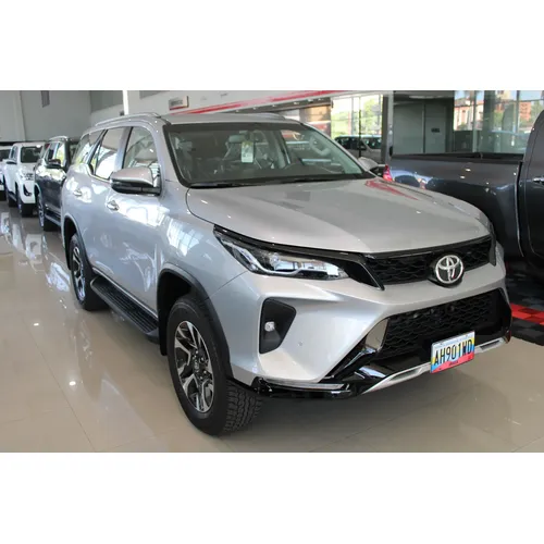 Toyota Fortuner SW4 2026 Plateado La Victoria