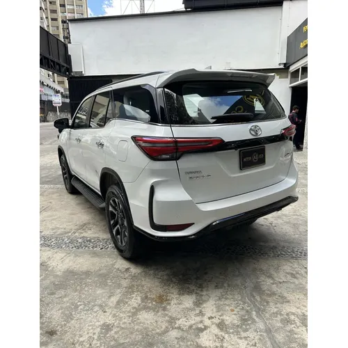 Toyota Fortuner SW4 2026 Blanco Caracas