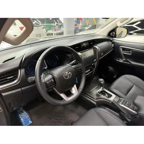 Toyota Fortuner SW4 2026 Plateado Caracas