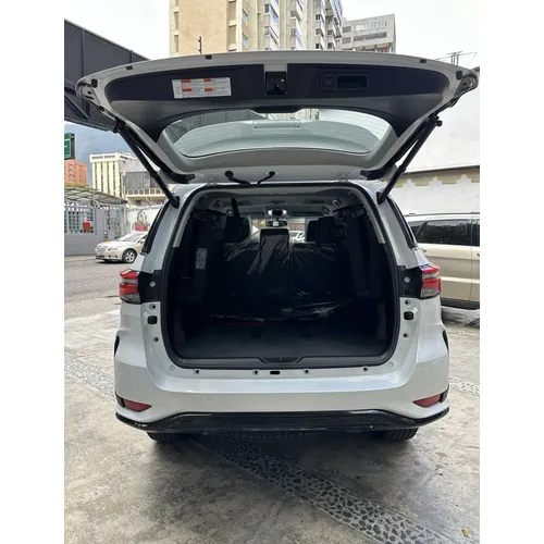 Toyota Fortuner SW4 2026 Blanco Caracas
