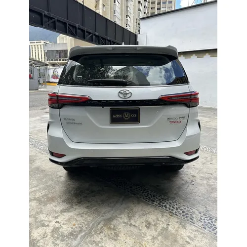 Toyota Fortuner SW4 2026 Blanco Caracas