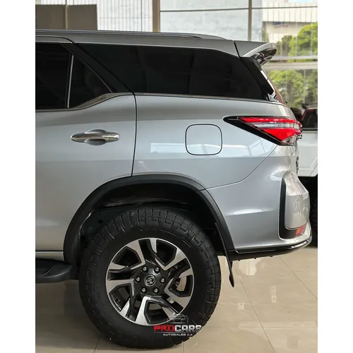 Toyota Fortuner SW4 2024 Plateado Caracas