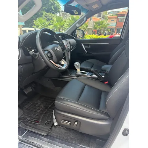 Toyota Fortuner SW4 2024 Blanco Caracas