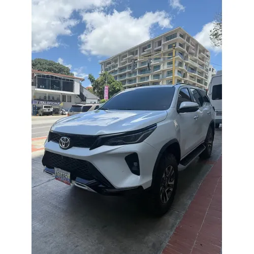 Toyota Fortuner SW4 2024 Blanco Caracas