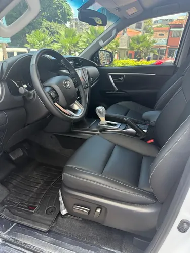 Toyota Fortuner SW4 2024 Blanco Caracas