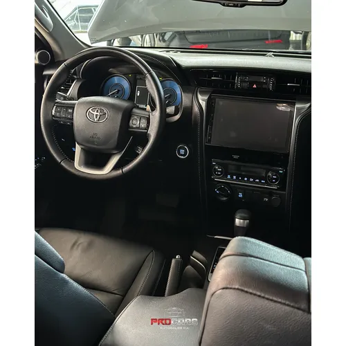 Toyota Fortuner SW4 2024 Plateado Caracas