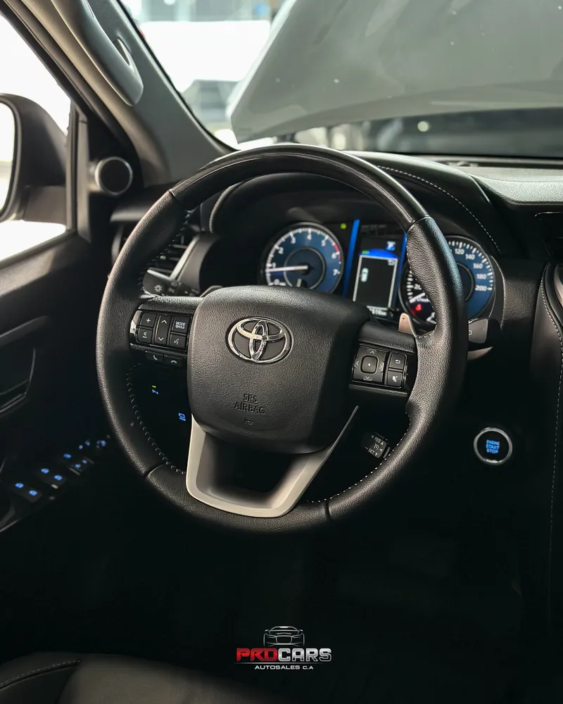 Toyota Fortuner SW4 2024 Plateado Caracas
