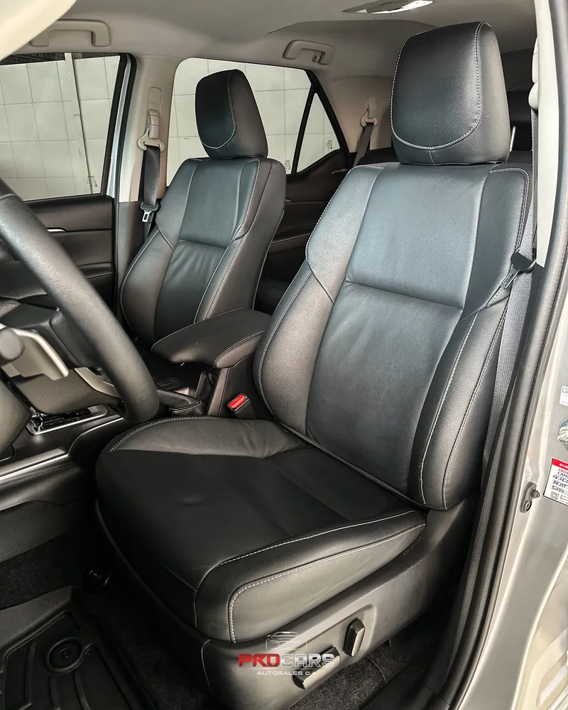 Toyota Fortuner SW4 2024 Plateado Caracas