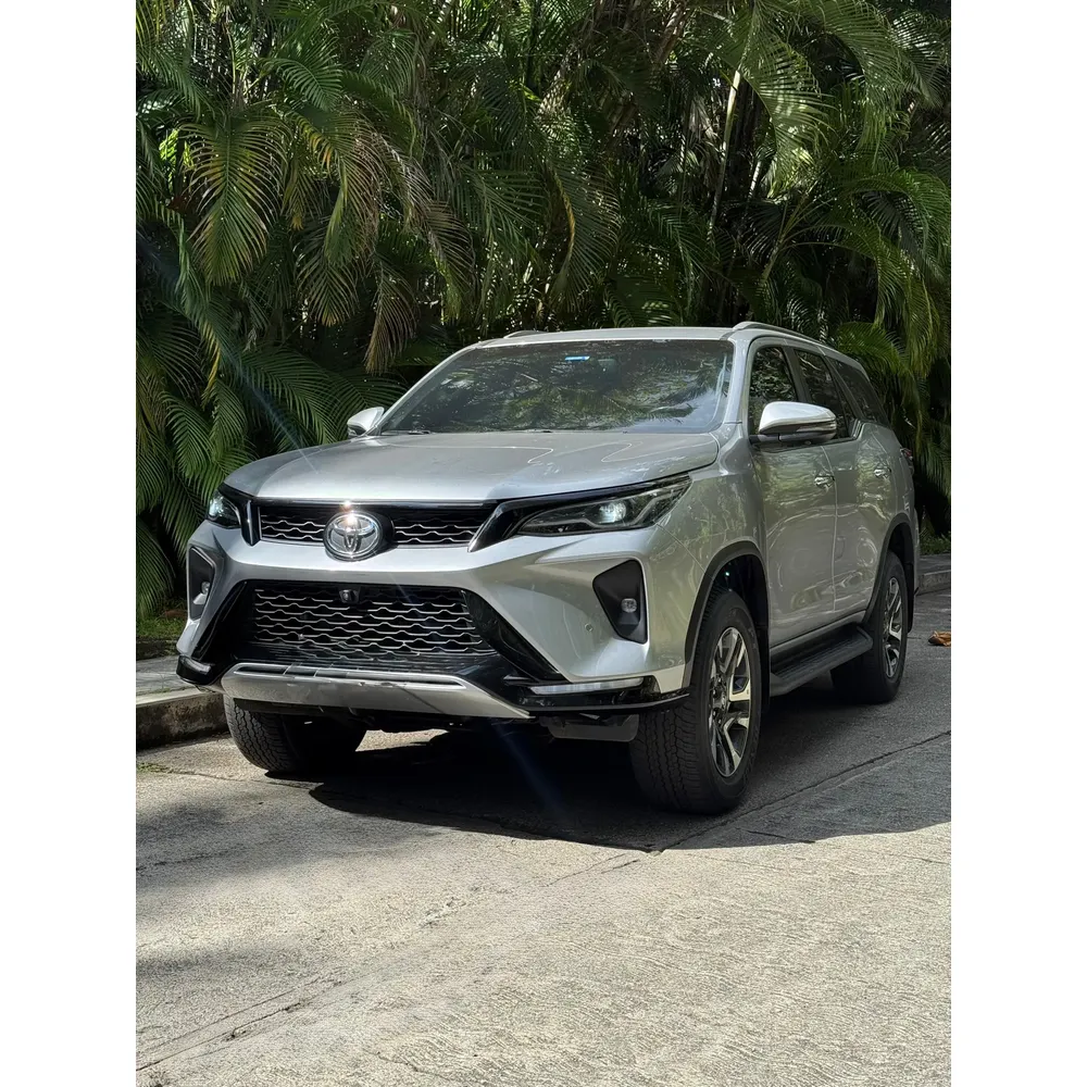 Toyota Fortuner SW4 2025 Gris Caracas