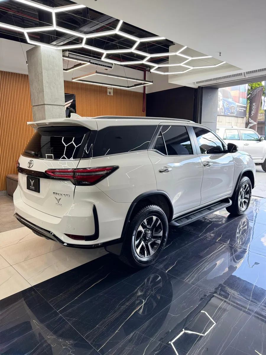 Toyota Fortuner SW4 SRX 2025 Blanco Caracas