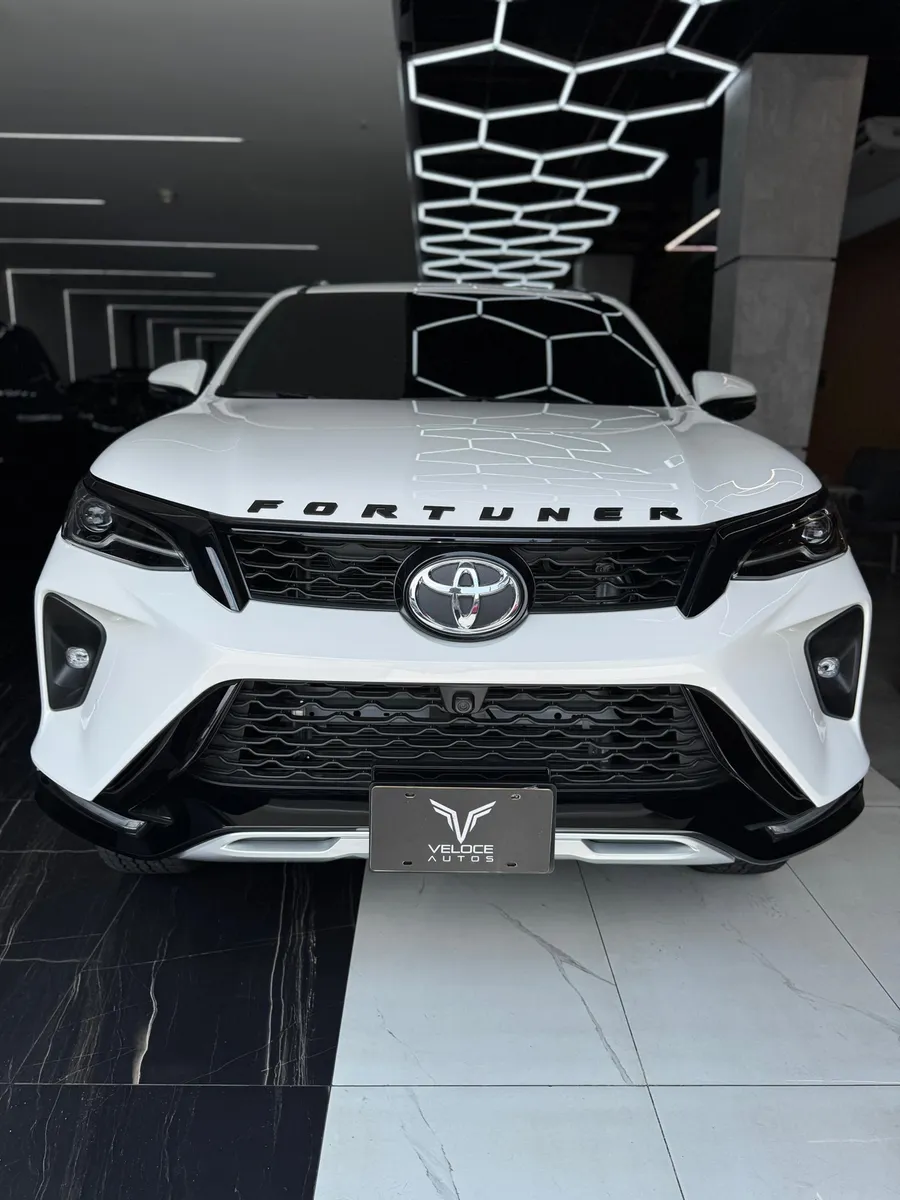Toyota Fortuner SW4 SRX 2025 Blanco Caracas