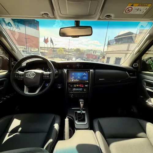 Toyota Fortuner SW4 SRX 2026 Gris Caracas