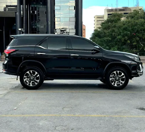 Toyota Fortuner SW4 2026 Negro Caracas