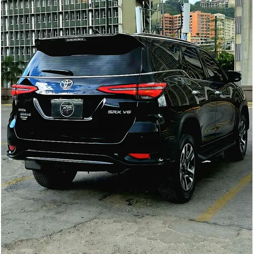 Toyota Fortuner SW4 2026 Negro Caracas