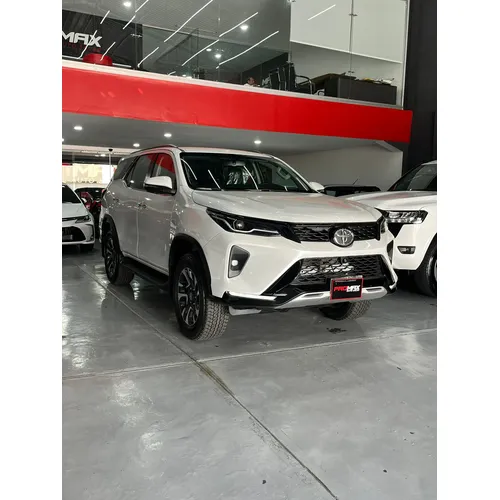 Toyota Fortuner SW4 SRX 2025 Blanco Caracas