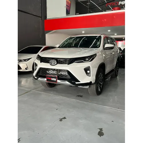 Toyota Fortuner SW4 SRX 2025 Blanco Caracas