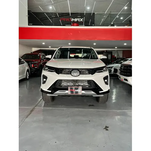 Toyota Fortuner SW4 SRX 2025 Blanco Caracas
