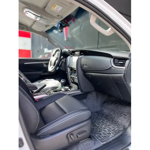 Toyota Fortuner SW4 SRX 2025 Blanco Caracas