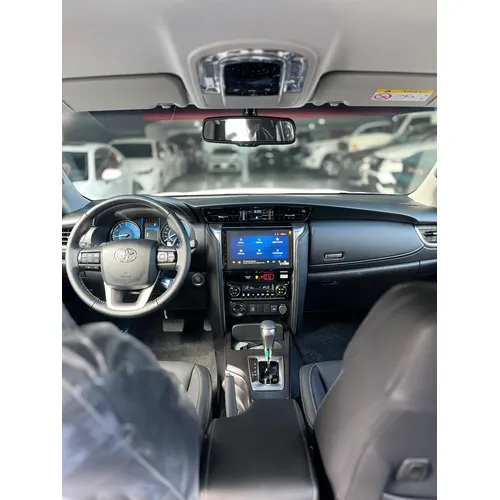 Toyota Fortuner SW4 SRX 2025 Blanco Caracas