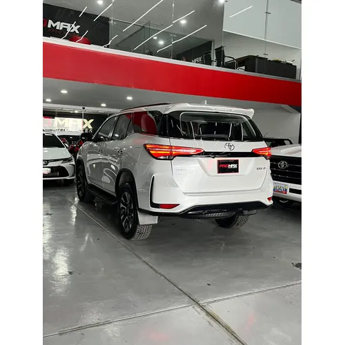 Toyota Fortuner SW4 SRX 2025 Blanco Caracas