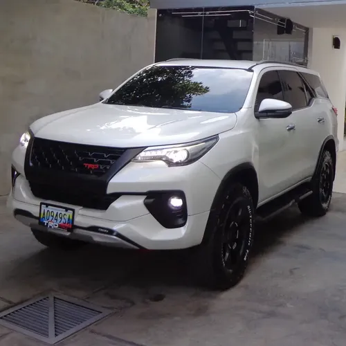 Toyota Fortuner TRD SR5 2018 Blanco Barquisimeto