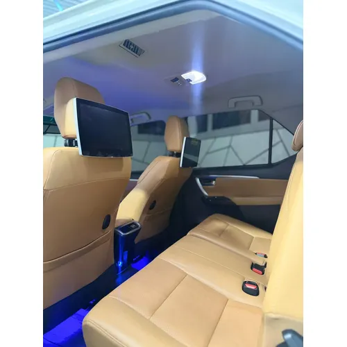 Toyota Fortuner Dubai 2022 Blanco Caracas