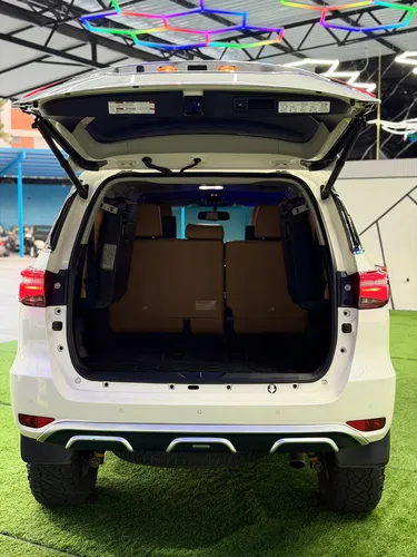 Toyota Fortuner Dubai 2022 Blanco Caracas