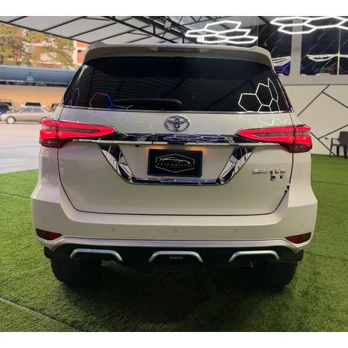 Toyota Fortuner Dubai 2022 Blanco Caracas