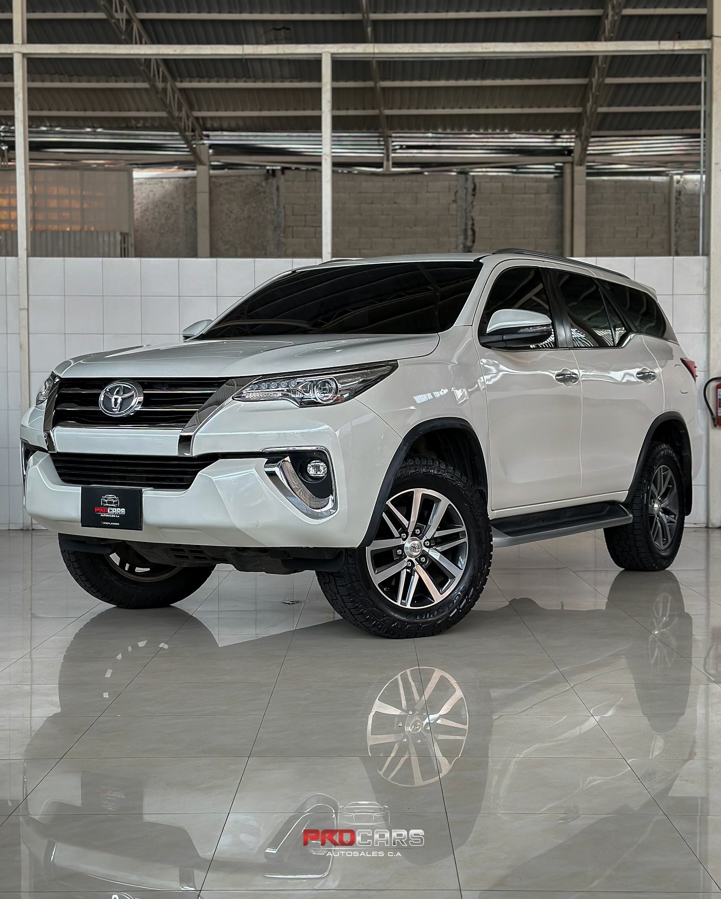 Toyota Fortuner VX.R+ 2018 Blanca