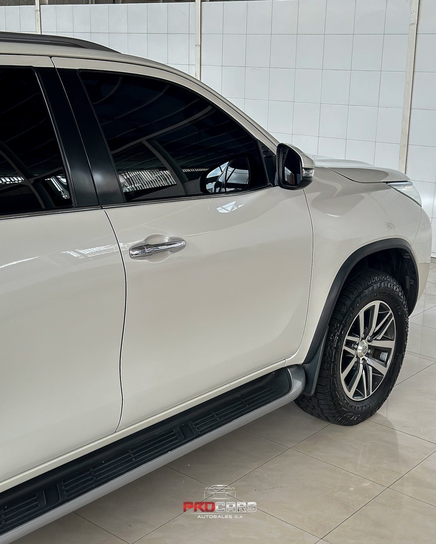 Toyota Fortuner VX.R+ 2018 Blanca