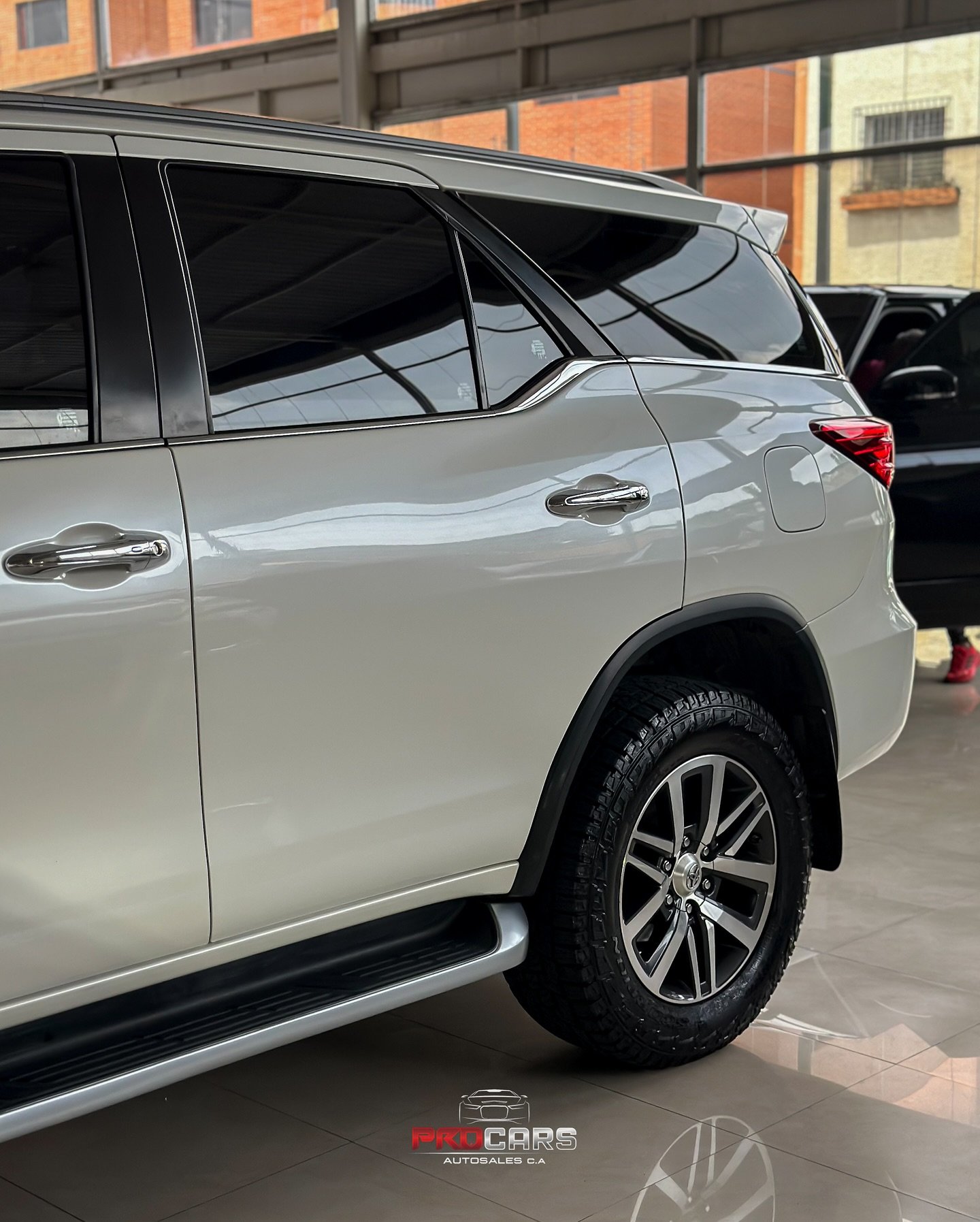 Toyota Fortuner VX.R+ 2018 Blanca