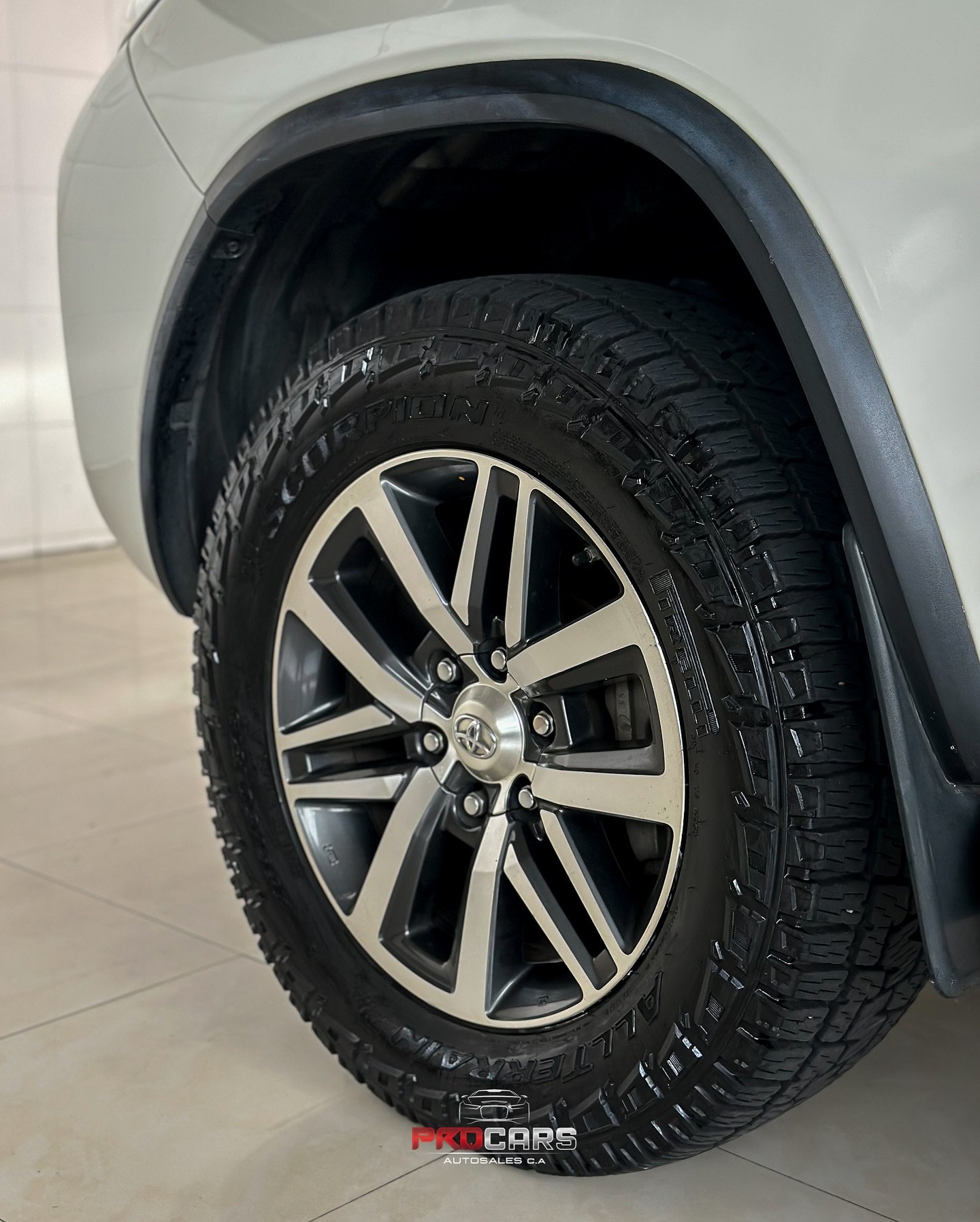 Toyota Fortuner VX.R+ 2018 Blanca