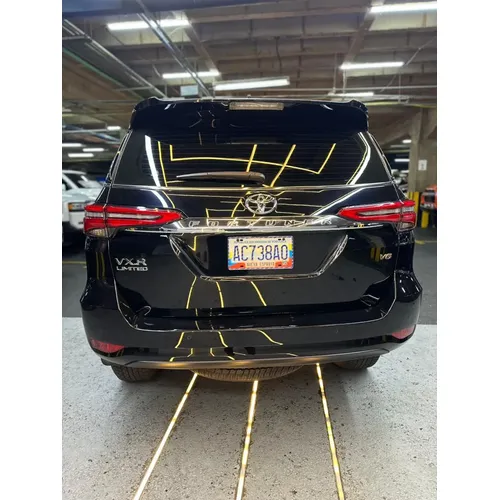 Toyota Fortuner VX.R 2024 Negro Caracas