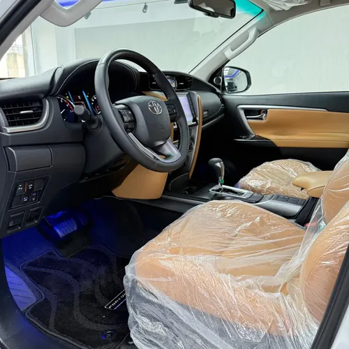 Toyota Fortuner Dubai VX.R 2025 Blanco Caracas