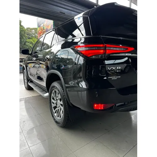 Toyota Fortuner 2024 Negro Caracas