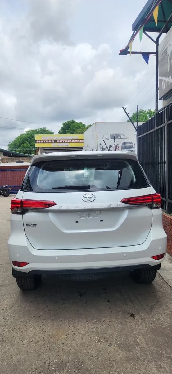 Toyota Fortunner 4x4 Blanco Perlado 0 KM
