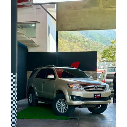 Toyota Fortuner 2013 Dorado Caracas