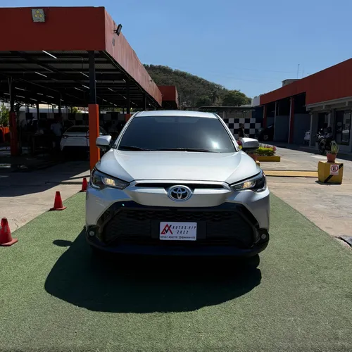 Toyota Frontlander 2025 Plateado Lechería