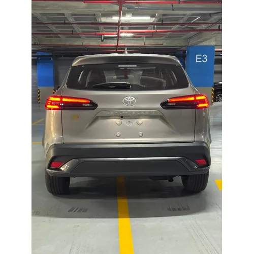 Toyota Frontlander 2026 Dorado Caracas