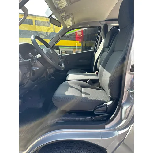 Toyota Haice 2025 Gris Puerto Ordaz