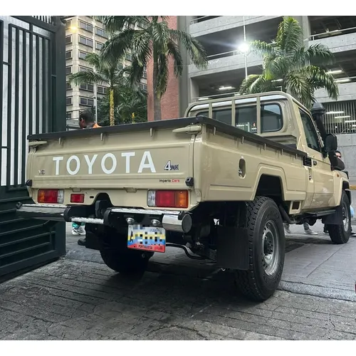 Toyota Land Cruiser Hembrita LX 2024 Dorado Caracas