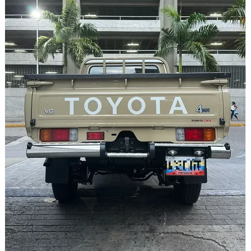 Toyota Land Cruiser Hembrita LX 2024 Dorado Caracas