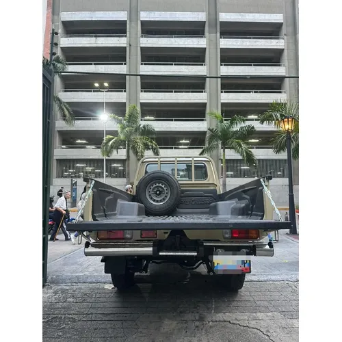 Toyota Land Cruiser Hembrita LX 2024 Dorado Caracas