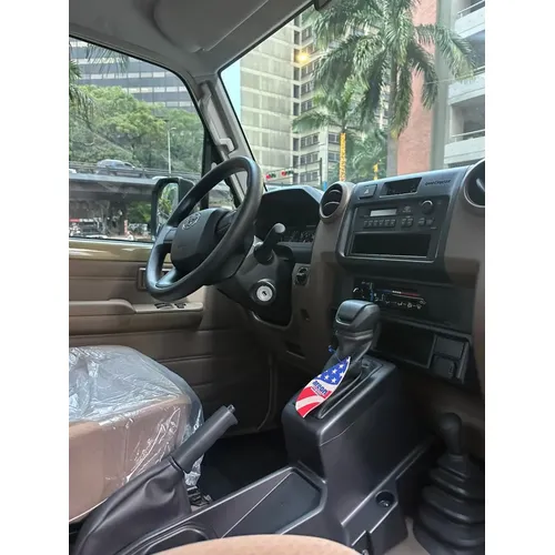 Toyota Land Cruiser Hembrita LX 2024 Dorado Caracas