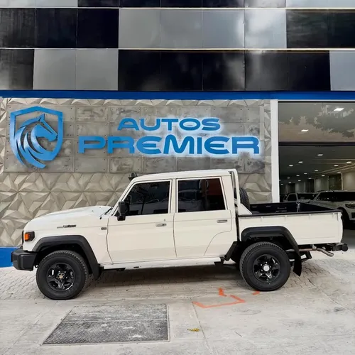 Toyota Land Cruiser Hembrita LX 2026 Blanco Caracas